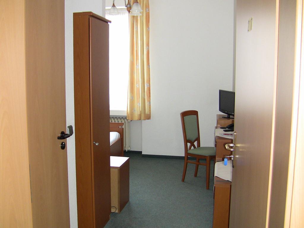 Hansa-Hotel Нойс Стая снимка