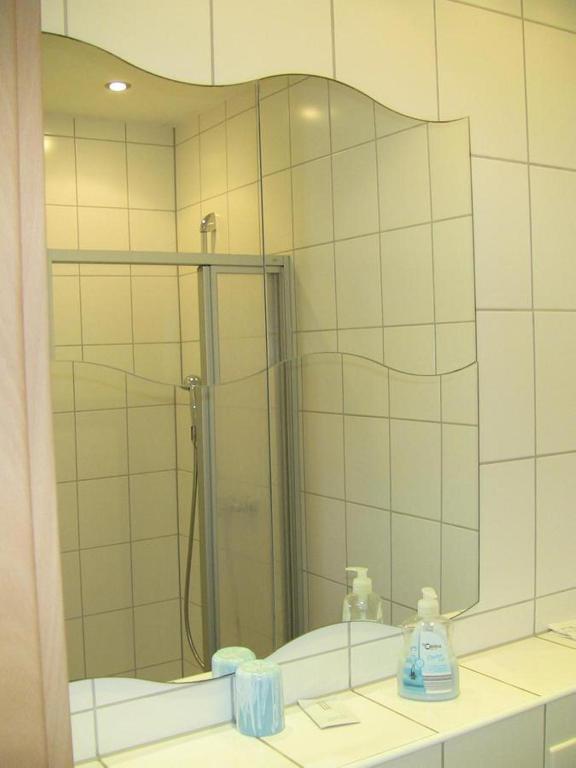 Hansa-Hotel Нойс Екстериор снимка